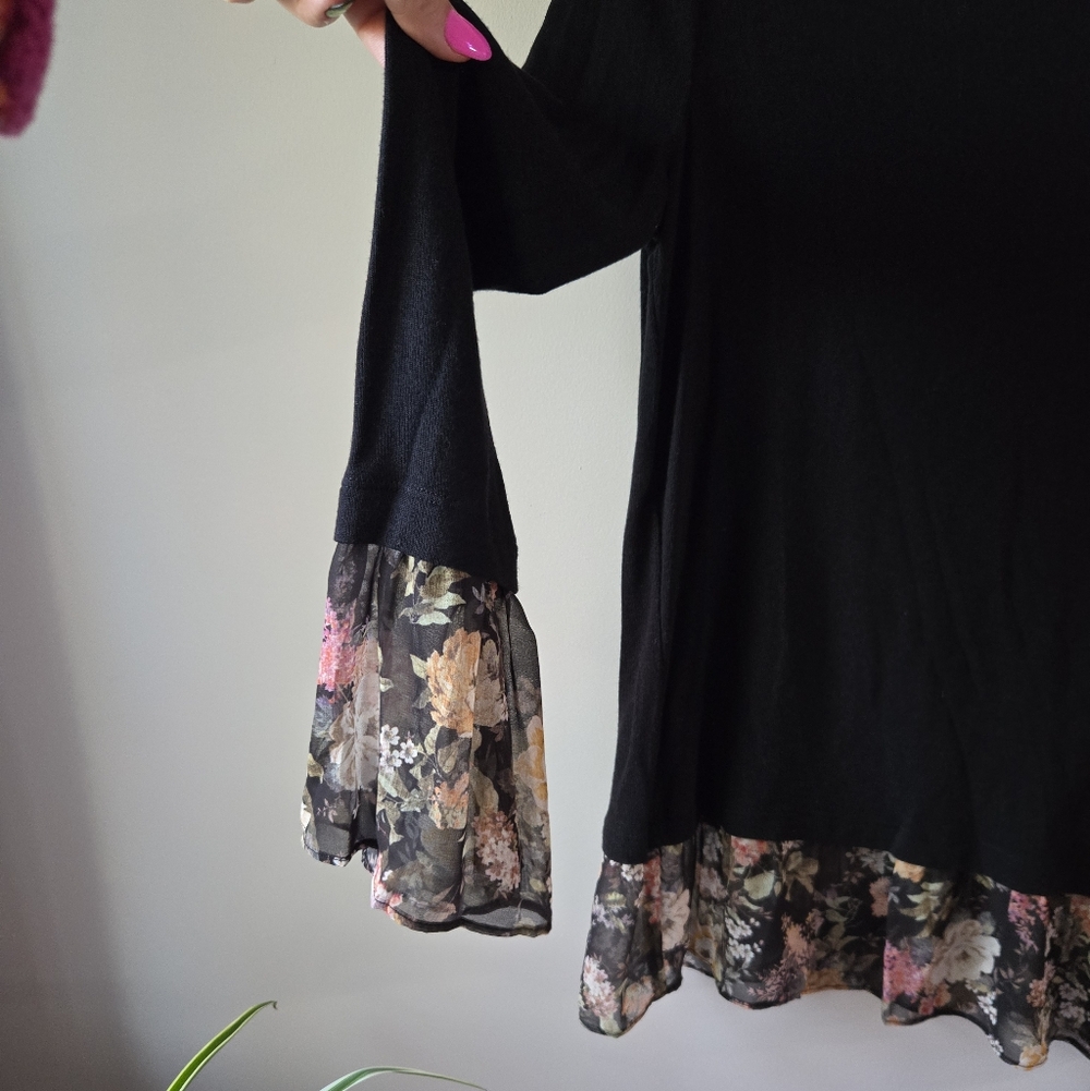 Bailey 44 Black Long Sleeve Top with Floral Chiffon Tiered Hem & Cuffs - Size Me - Picture 2 of 9